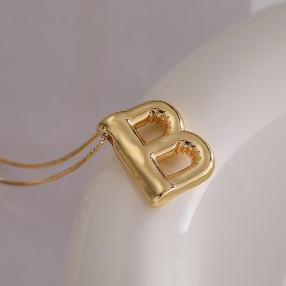 BRAND NEW, STILL IN THE PACKAGE Trendy Bubble Initial Charm and Necklace - Picture 2 of 2